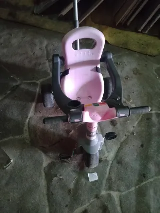 Triciclo infantil rosa y negro