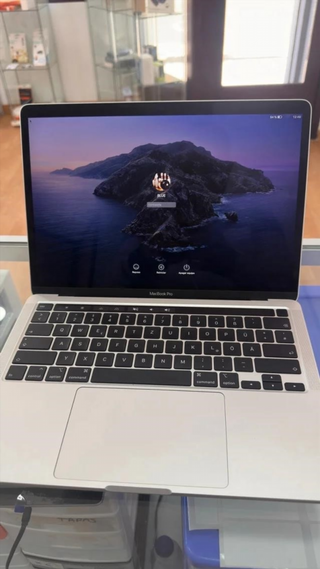 MacBook Pro 2020 Plata 512GB / 8GB RAM