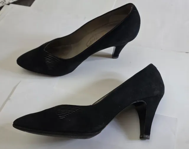 Zapatos de ante negro tacón alto