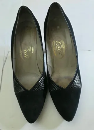 Zapatos de ante negro tacón alto