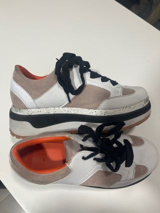 Zapatillas Zara Beige y Blancas