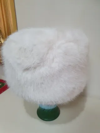 Cappello colbacco pelliccia sintetica bianco