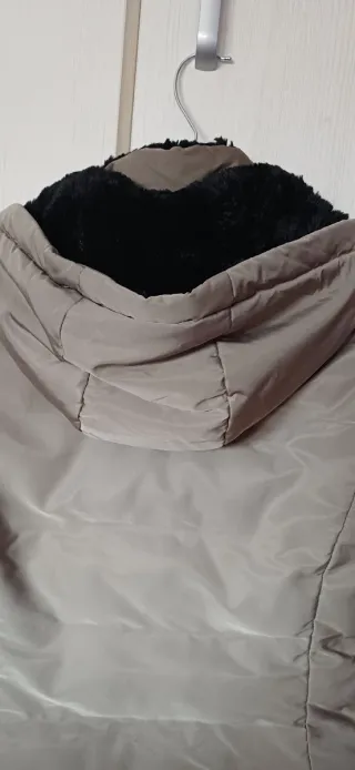 Cazadora Zara Beige con Capucha