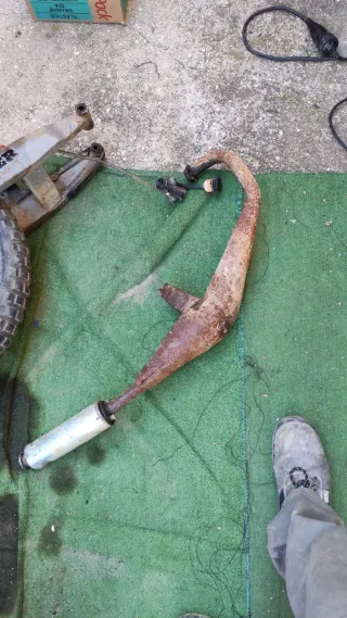 Piezas varias derbi senda R bad boy