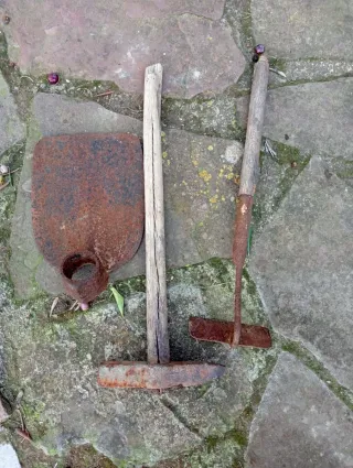 Herramientas de jardín antiguas