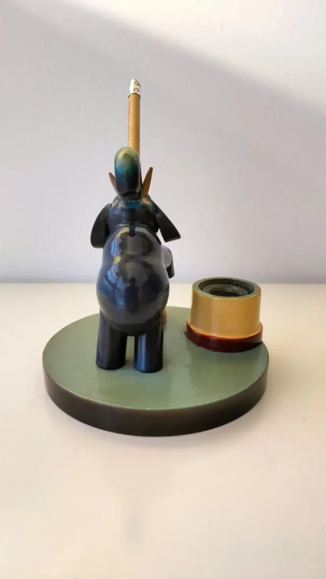 Escribania de madera vintage,  elefante