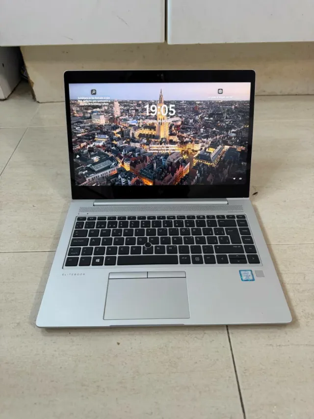 Ordenador portátil HP Elitebook i5 8 GENERACIÓN.