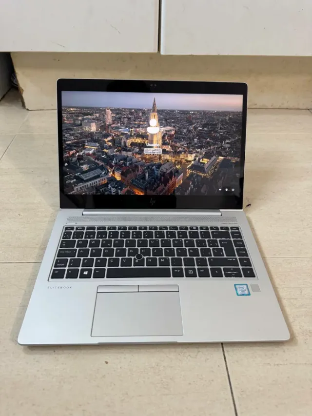 Ordenador portátil HP Elitebook i5 8 GENERACIÓN.