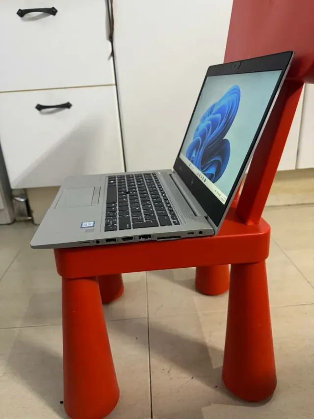 Ordenador portátil HP Elitebook i5 8 GENERACIÓN.