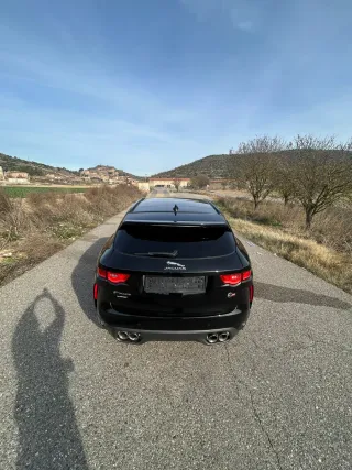 Jaguar F-Pace SVR 550cv 2019
