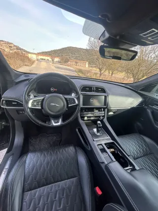 Jaguar F-Pace SVR 550cv 2019