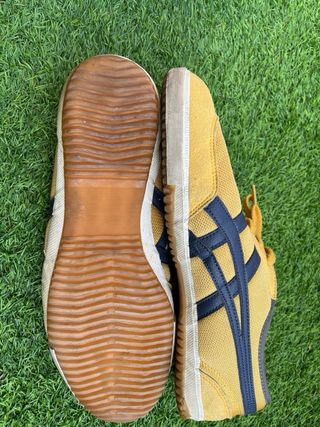 Zapatillas Asics Retro Amarillas y Azules