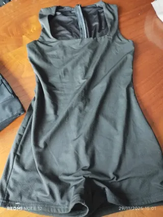 Ropa deportiva negra 7