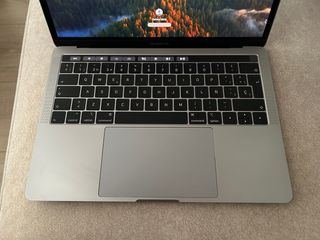 MacBook Pro 13” Touch Bar (2019) – 128 GB