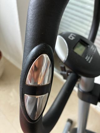 Bicicleta Estática Gris y Negra