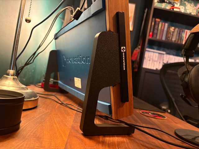 Soporte Novation Peak Sintetizador