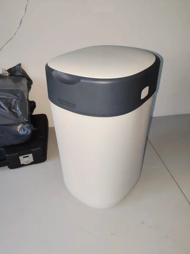 Cubo para pañales de bebé