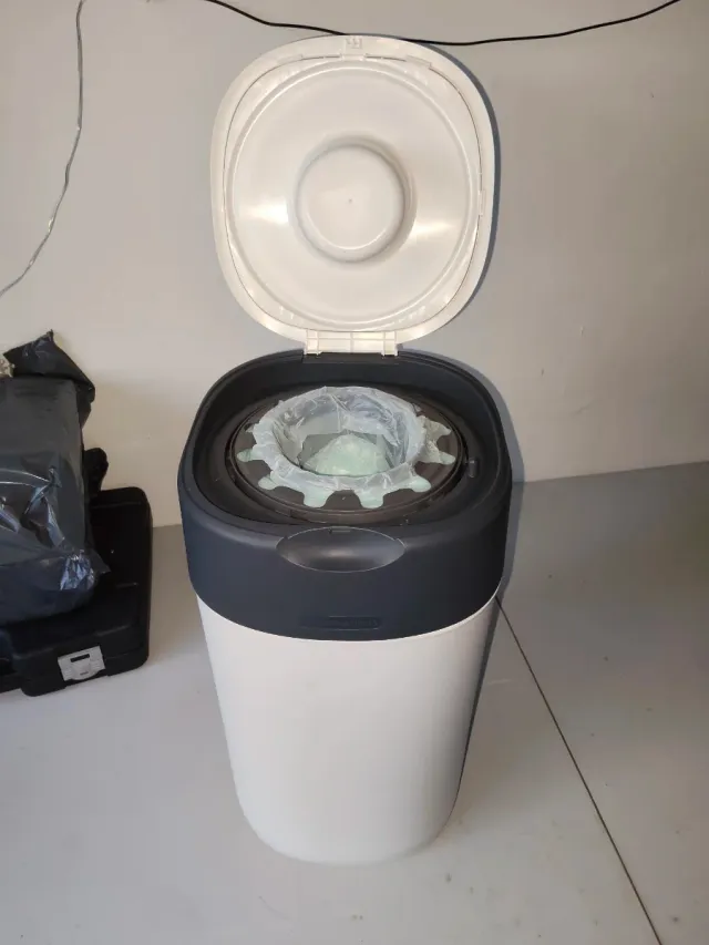 Cubo para pañales de bebé