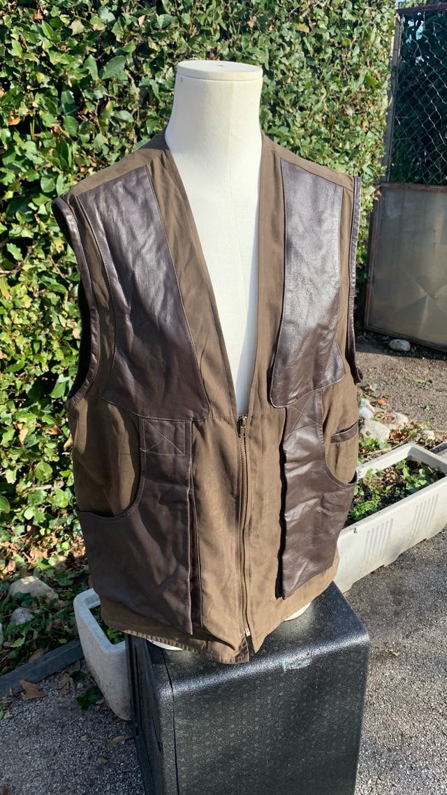 Gilet da caccia marrone e verde oliva
