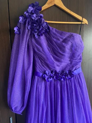 Vestido elegante solo pocas horas usado precio neg