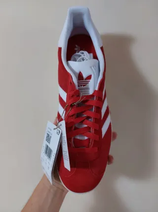 Zapatillas Adidas Gazelle Rojas y Blancas
