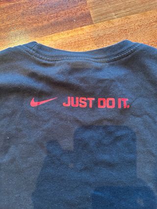 Camiseta Nike Air Negra Roja