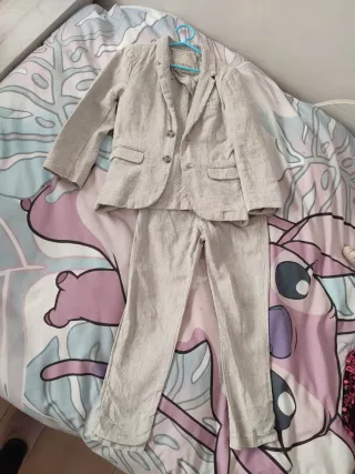 Traje Zara Chaqueta y Pantalón Beige T.4-5