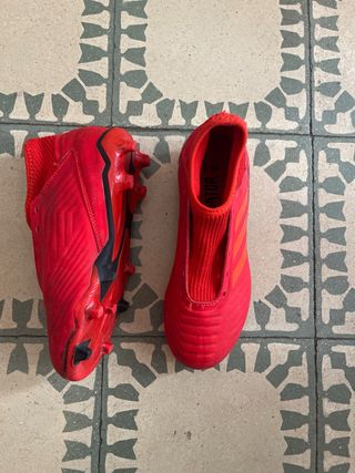 Zapatillas Fútbol Adidas Predator Rojas. Talla 32.