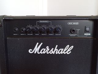 Bajo Yamaha + Ampli Marshall. Pack completo.
