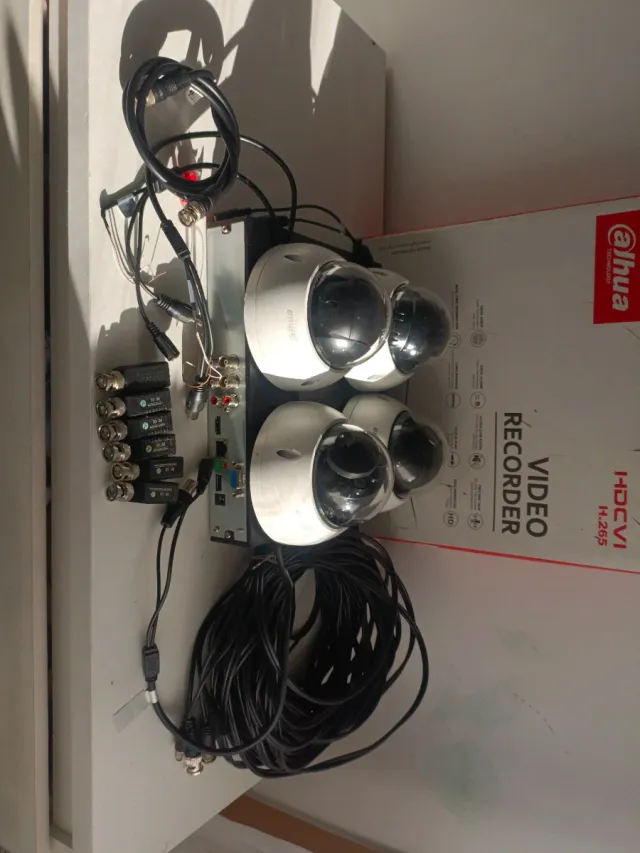 Dahua XVR Digital Video Recorder + 4 cámaras dahua