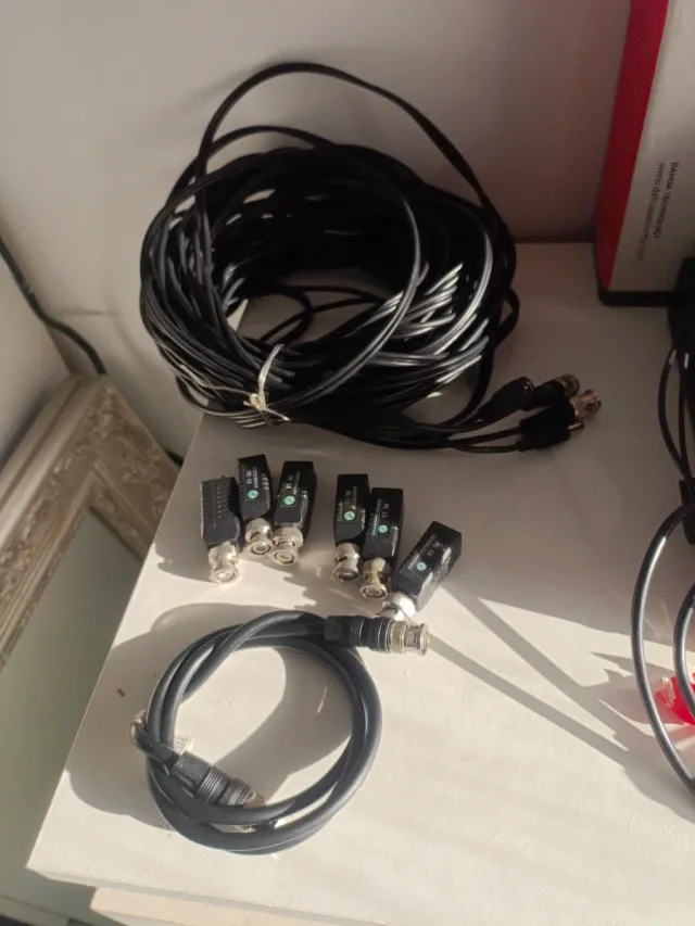 Dahua XVR Digital Video Recorder + 4 cámaras dahua