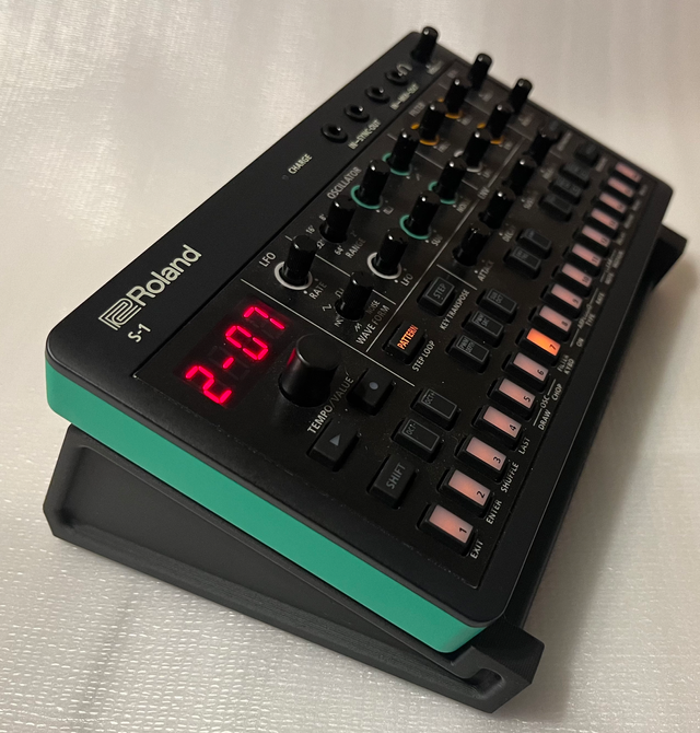 Soporte Roland J6, S1, T8, E4 Aira Compact