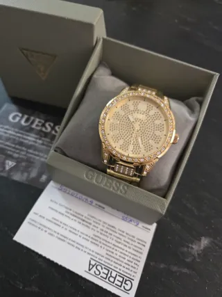 Reloj Guess Dorado con Cristales