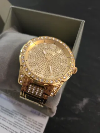 Reloj Guess Dorado con Cristales