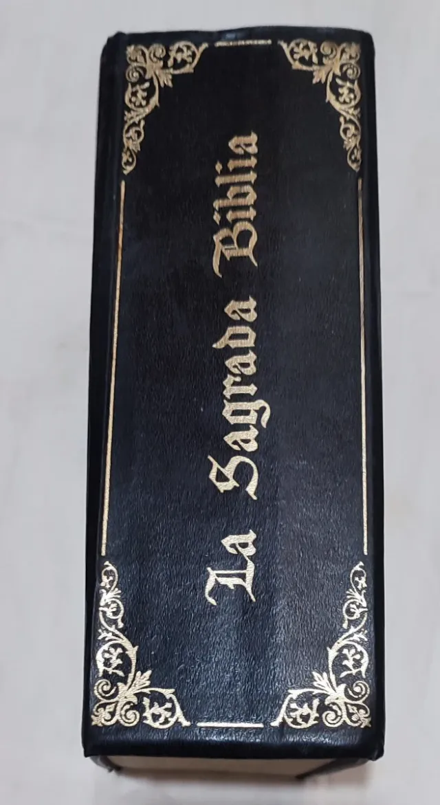 La Sagrada Biblia