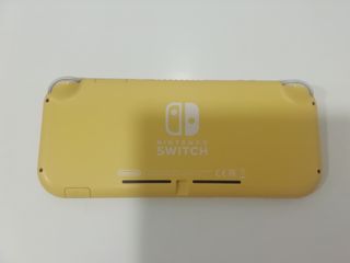 Nintendo Switch Lite Gialla + Custodia