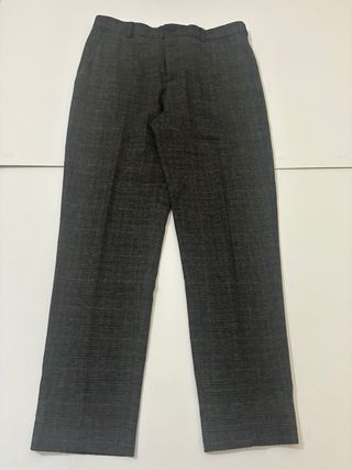 Pantalón gris a cuadros de Zara