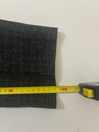 Pantalón gris a cuadros de Zara