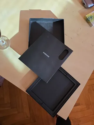 Scatola Samsung Galaxy Z Fold 6 Rosa