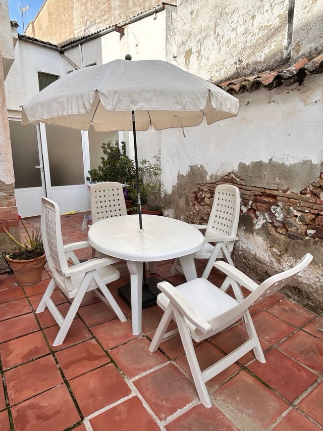 Conjunto Mesa y Sillas Jardín con Sombrilla