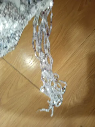 Vestido de fiesta plateado con lentejuelas