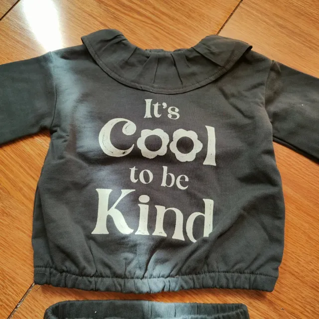 Completo bambina It's Cool to be Kind 0-3mesi