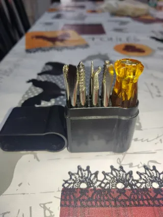 Destornillador con puntas intercambiables