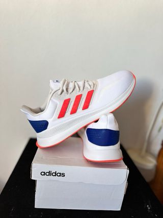 Zapatillas Adidas - nuevas