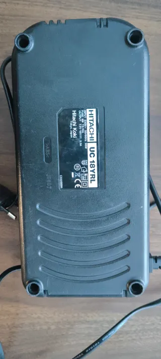 Taladro Hitachi DV 14DL averiado