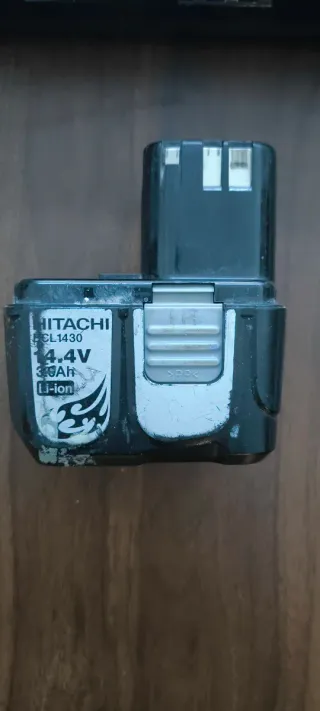 Taladro Hitachi DV 14DL averiado