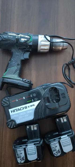 Taladro Hitachi DV 14DL averiado