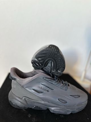 adidas Yeezy Boost 700 V2