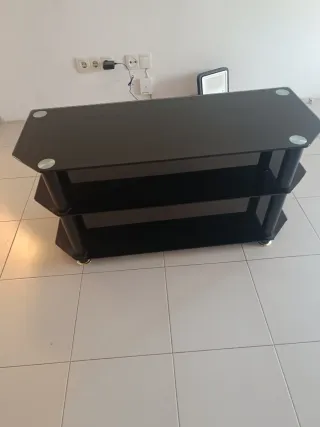 Tavolo TV Cristallo Nero a 2 Ripiani. Come nuovo.