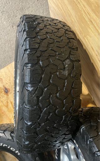 4 Llantas y 6 gomas BFGoodrich, 16”